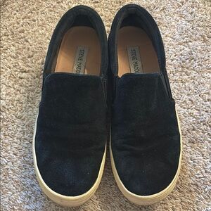 Steve Madden Black Loafers Sleek Slip-Ons